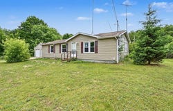11644 E Hillis Road, Riverdale, MI 48877