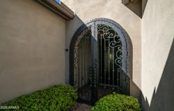 902 E HORSESHOE Place, Chandler, AZ 85249