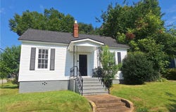 212 S 5th Avenue, Lanett, AL 36863