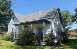 500 5th Ave E, Springfield, TN 37172