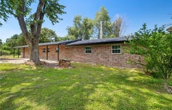57128 690 Road, Colcord, OK 74338