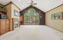 3300 SE Meadowview DR, Topeka, KS 66605