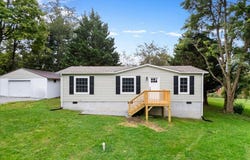 956 Ward Lane, Pulaski, VA 24301
