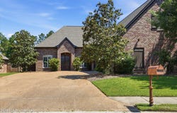 317 Gladeview Place, Brandon, MS 39047