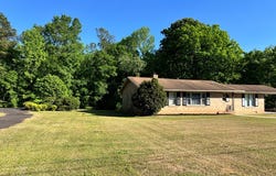 10 Forest Ln, Ware Shoals, SC 29692