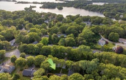888 Phinneys Lane, Centerville, MA 02632