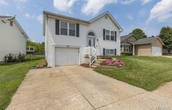 171 Kunze Drive, St Charles, MO 63303