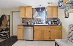 715 E Division Street, Springfield, MO 65803