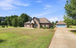 196 S Moore Crossing, Byhalia, MS 38611