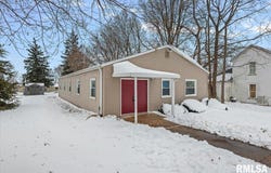 110 W MAIN Street, Pleasant Plains, IL 62677