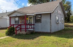 301 S Main Avenue, Blanchard, OK 73010