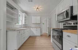 140 North St, Darlington, SC 29532