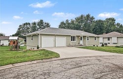 1200 W Maple Street, Savannah, MO 64485