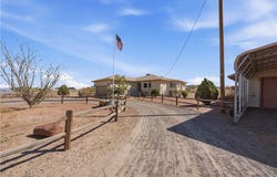 2859 W Malibu Road, Golden Valley, AZ 86413