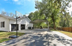 1128 E 425th Road, Bolivar, MO 65613