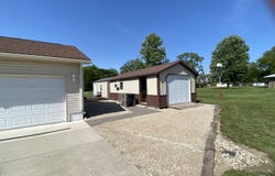 1416 E Whitcomb Avenue, Clinton, IN 47842