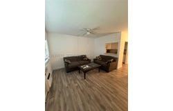 118 Salisbury E, West Palm Beach, FL 33417