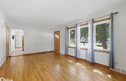 1306 E 2nd Street, Washington, IA 52353