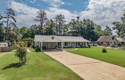147 Hemlock Road, BATESVILLE, MS 38606