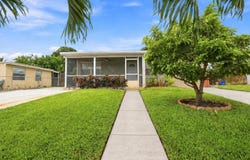 560 Seagrape Road, Lantana, FL 33462