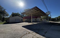 210 N Hemphill Avenue, Crane, MO 65633