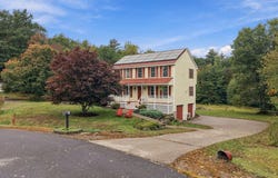 17 Willow Street, Derry, NH 03038
