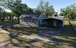 715 29th St, Wilson, KS 67490