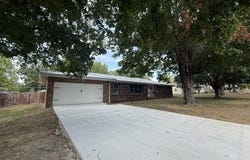 811 Richards Drive, Mountain Grove, MO 65711