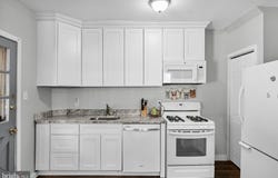 25 E CLINTON Avenue, OAKLYN, NJ 08107