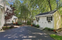 16 Knollbrook Lane E, Painted Post, NY 14870