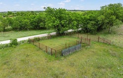 Cr 462, Lott, TX 76656