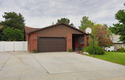 768 CRESTVIEW Dr, Tooele, UT 84074