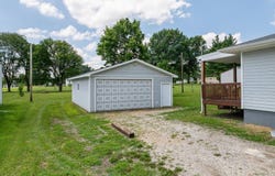 514 E 7th St, Hamilton, MO 64644