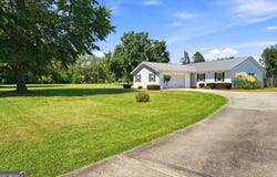 100 Old Hickory Road, Byron, GA 31008