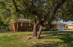 2002 Redbud Road, Gainesville, TX 76240