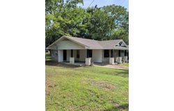 107 Thomas St, Crockett, TX 75835