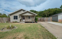 1202 N Oak Park Drive, Springfield, MO 65802