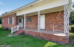 412 NW Central Avenue W, Blackshear, GA 31516