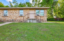 701 W Hull Street, Denison, TX 75020