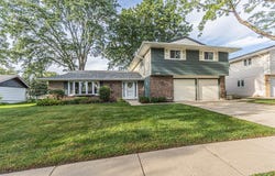 864 PINEHURST Lane, Schaumburg, IL 60193