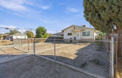 427 E 11Th Street, Hanford, CA 93230