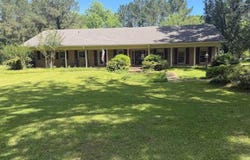 204 Cotten Blvd, Carthage, MS 39051