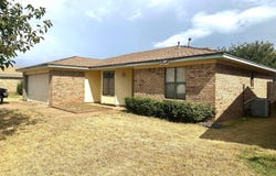 2704 Navasota Drive, Plainview, TX 79072