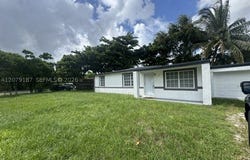 43 Newton Rd, West Park, FL 33023