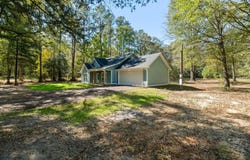 77 Church Dr, LAUREL, MS 39443