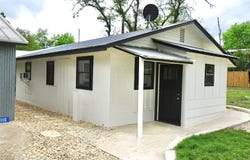 110 W Fourth St, Ingram, TX 78025
