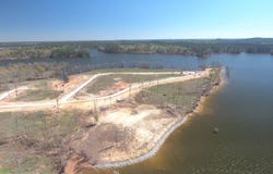 Queen's Road, Many, LA 71449