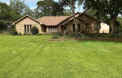 692 Sunnybrook Dr, Longview, TX 75605