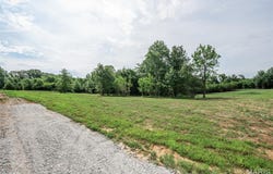 8 Halyon Estates, Perry, MO 63462