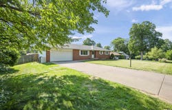 405 DANIEL Parkway, Washington, IL 61571
